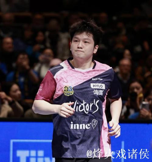 樊振东遭德迷狂热追捧!现场唱《真的爱你》 樊振东遭德迷狂热追捧!现场唱《真的爱你》