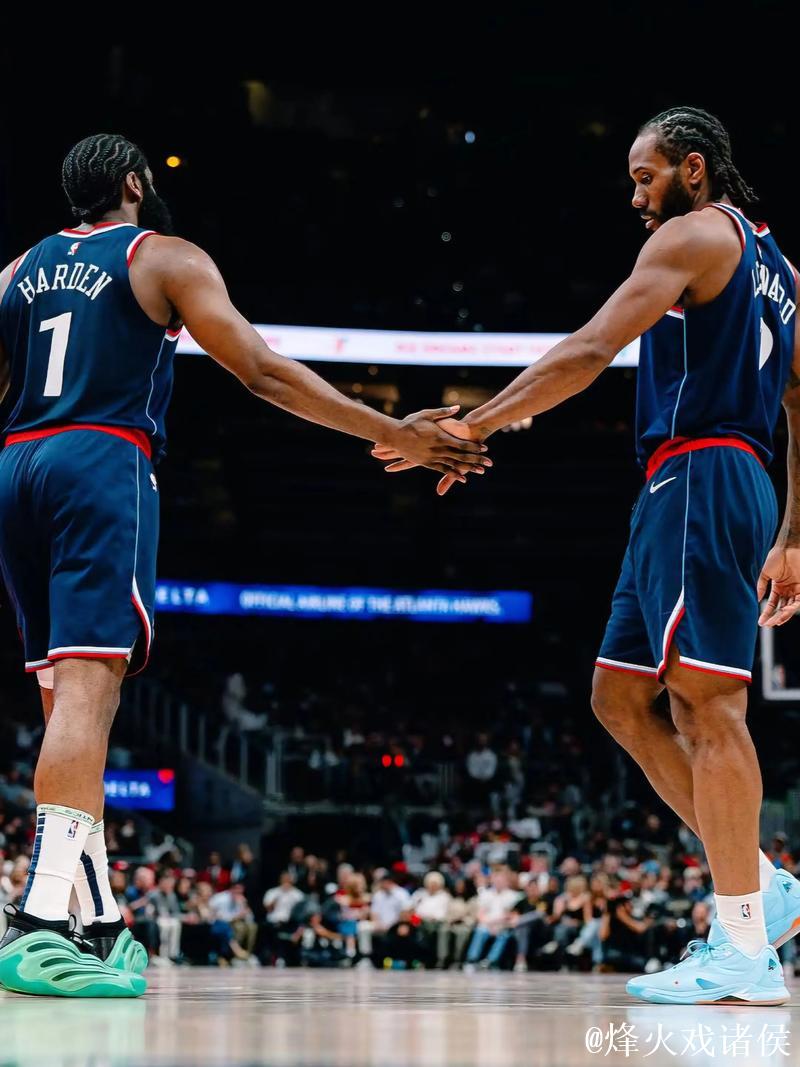 莱昂纳德26+8 哈登19分 快船19分逆转残阵活塞